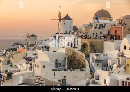 Sunset Windmühlen, Ios, Santorin, Griechenland Stockfoto