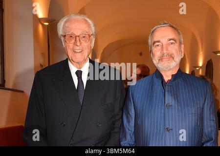Herzog Franz von Bayern und Thomas Greinwald beim Friedenspreis vom Film „die Bruecke“ im Cuvillies Theater am 24.06.2025 in München Stockfoto