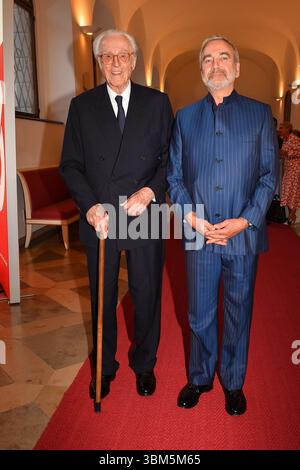 Herzog Franz von Bayern und Thomas Greinwald beim Friedenspreis vom Film „die Bruecke“ im Cuvillies Theater am 24.06.2025 in München Stockfoto