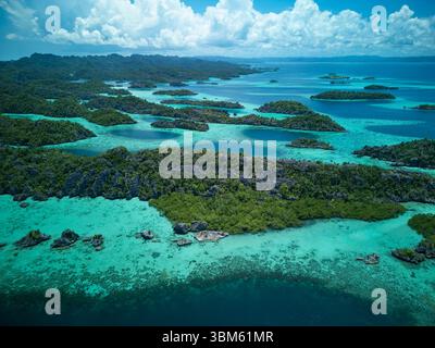 Inseln des inneren Archipels, Misool, Raja Ampat, Indonesien - Luftfahrt Stockfoto