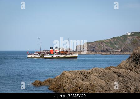PS Waverley wurde 1946 erbaut und ist der letzte Passagierraddampfer der Welt, der im Hafen von Ilfracombe ankommt Stockfoto