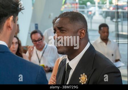 New York, New York, USA. Juni 2025. (Neu) amazons „Staatsoberhäupter“-Weltpremiere. 24. Juni 2025, New york, New york, usa: idris elba nimmt am 24. juni 2025 an amazons „Heads of State“-Weltpremiere in der alice tully Hall im lincoln Center Teil. (Foto: M10s/thenews2) (Foto: M10s/Thenews2/Zumapress) (Bild: © Ron Adar/TheNEWS2 via ZUMA Press Wire) NUR ZUR REDAKTIONELLEN VERWENDUNG! Nicht für kommerzielle ZWECKE! Stockfoto