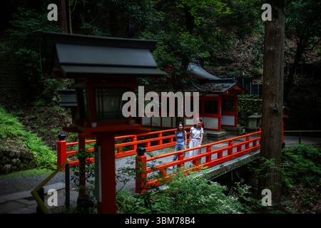 Wandern zwischen Kurama und Kibune im Norden von Kyoto, Japan. Stockfoto