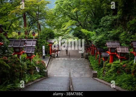 Wandern zwischen Kurama und Kibune im Norden von Kyoto, Japan. Stockfoto