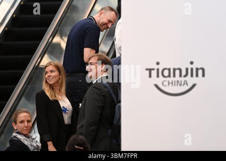 Tianjin, China. Juni 2025. Mitarbeiter patrouillieren am 22. Juni 2025 im National Convention and Exhibition Center (Tianjin) in der Gemeinde Tianjin, Nordchina. Quelle: Zhao Zishuo/Xinhua/Alamy Live News Stockfoto