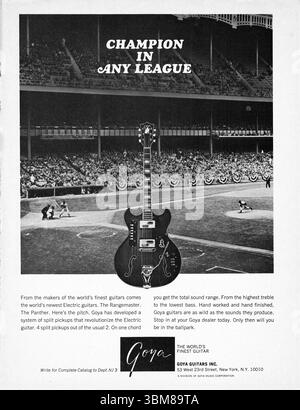 Eine Anzeige aus einem Magazin von 1966 für Goya-Gitarren, in der die Einführung ihrer E-Gitarren angekündigt wird. Stockfoto