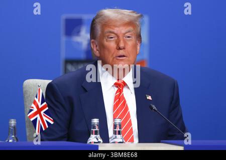 Den Haag, Niederlande. Juni 2025. US-Präsident Donald Trump ist auf der Plenarsitzung während des 76. NATO-Gipfels im Weltforum in den Haag, Niederlande, am 25. Juni 2025 zu Gast. (Kreditbild: © Beata Zawrzel/ZUMA Press Wire) NUR REDAKTIONELLE VERWENDUNG! Nicht für kommerzielle ZWECKE! Stockfoto