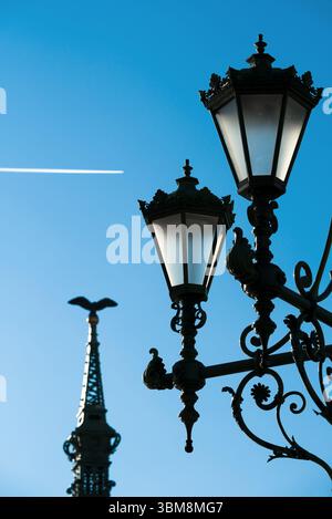 Alte Straßenlaterne auf der Liberty Bridge Stockfoto