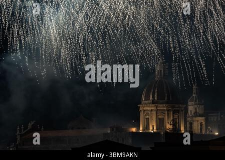 Feuerwerk-fest von S. Agata in Catania Stockfoto
