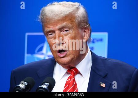 Den Haag, Niederlande. Juni 2025. US-Präsident Donald Trump hält eine Pressekonferenz während des 76. NATO-Gipfels im Weltforum in den Haag, Niederlande, am 25. Juni 2025 ab. (Kreditbild: © Beata Zawrzel/ZUMA Press Wire) NUR REDAKTIONELLE VERWENDUNG! Nicht für kommerzielle ZWECKE! Stockfoto