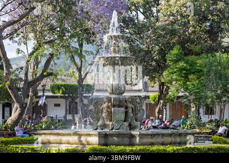 Brunnen, Plaza Mayor, Parque Central, Antigua, Guatemala Stockfoto