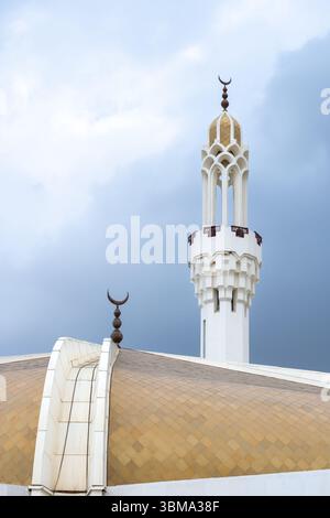 Masjid Hassan Enany oder Hassan Enany Moschee oder Hassan Anani Moschee oder Moschee des Lichts, am Roten Meer entlang der Corniche in Dschidda in Saudi Arabien Stockfoto