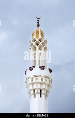 Masjid Hassan Enany oder Hassan Enany Moschee oder Hassan Anani Moschee oder Moschee des Lichts, am Roten Meer entlang der Corniche in Dschidda in Saudi Arabien Stockfoto