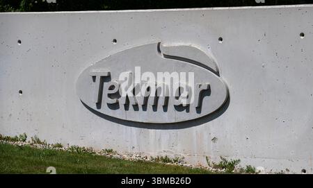 Nitra, Slowakei - 15. Juni 2025 : TEKMAR Slovakia. TEKMAR ist ein Produktionsunternehmen, das in der Lebensmittelindustrie tätig ist. Stockfoto