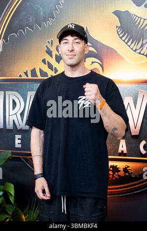 By Viruzz nimmt am 25. Juni 2025 in Madrid, Spanien bei der Premiere von „Jurassic World: El Renacer“ im Espacio Ibercaja Delicias Teil (Credit: Miguel Escavias/Alfa Images/Alamy Live News) Stockfoto