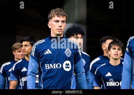 Vancouver, Kanada. Juni 2025. Vancouver, British Columbia, Kanada, 25. Juni 2025: Antoine Coupland (43 Vancouver Whitecaps FC) kommt auf dem Spielfeld vor dem Major League Soccer Spiel zwischen Vancouver Whitecaps FC und San Diego FC im BC Place Stadium in Vancouver, British Columbia, Kanada (NUR REDAKTIONELLE VERWENDUNG). (Amy Elle/SPP) Credit: SPP Sport Press Photo. /Alamy Live News Stockfoto