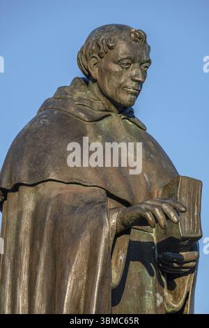 Skulptur von Fray Tomas de Berlanga, Palast der Markgrafen S.XVI, - Villa Palace - Berlanga de Duero, Soria, autonome Gemeinde Castilla y Lei¿½ Stockfoto