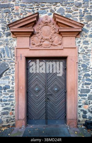 Schiffenberg bei Gießen, Augustiner Chorherren-Stift, Nordseite der Komturei, Portal Stockfoto