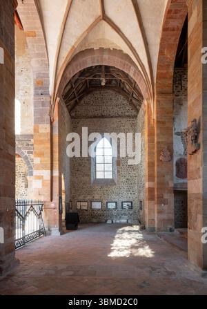Schiffenberg bei Gießen, Augustiner Chorherren-Stift, Klosterkirche, Querhaus, Blick nach Norden Stockfoto