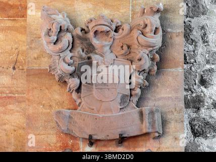 Schiffenberg bei Gießen, Augustiner Chorherren-Stift, Klosterkirche, Wappen am südöstichen Vierungspfeiler Stockfoto
