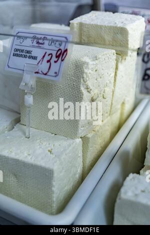 Käse- und Joghurtladen, Frauenmarkt, Sofia, Republik Bulgarien Stockfoto