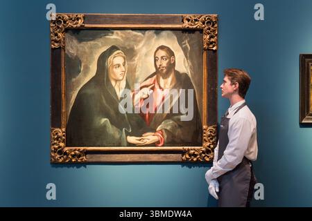 LONDON, VEREINIGTES KÖNIGREICH - 26. JUNI 2025: Ein Kunsthändler betrachtet „Christ nimmt Abschied von seiner Mutter“ von Domenikos Theotokopoulos, genannt El Greco, Schätzung: £ 600.000 – 800.000 während eines Fotoanrufs in Christie's Auktionshaus vor dem Old Masters Sale in London, Vereinigtes Königreich am 26. Juni 2025. (Foto: Wiktor Szymanowicz/NurPhoto) Stockfoto