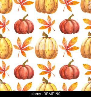 Nahtloses Herbstmuster mit orangefarbenen Blättern und Herbstkürbissen. Handgezeichnete Aquarellillustration von Gemüse und Pflanzen auf weißem Hintergrund. Stockfoto