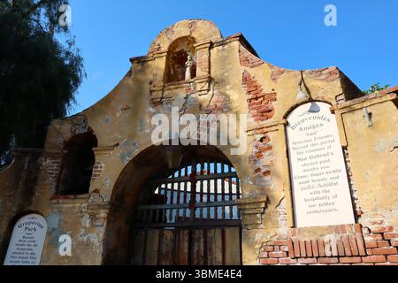 San Gabriel, Kalifornien: Außenansicht des Old Grapevine Arbor, historisches Wahrzeichen Stockfoto