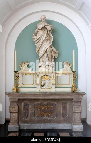 Kirchen im Rhein-Kreis-Neuss, St. Andreas in Neuss-Norf, Marienaltar, Maria Immaculata Stockfoto