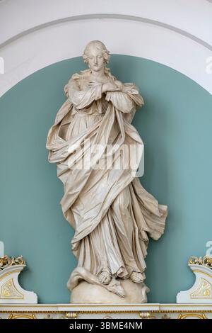 Kirchen im Rhein-Kreis-Neuss, St. Andreas in Neuss-Norf, Marienaltar, Maria Immaculata Stockfoto
