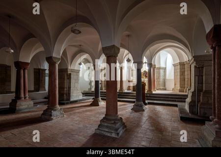 Kirchen im Rhein-Kreis-Neuss, Neuss St. Quirinus, Quirinus-Münster, Krypta nach Osten Stockfoto