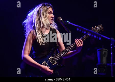 The Warning (Daniela Villarreal-Gitarre), live als Teil der „Keep Me Fed World Tour 2025“. Stockfoto