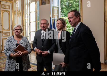Saint Ouen, Paris, Frankreich. Juni 2025. Frankreichs Premierminister Francois Bayrou hält während einer Pressekonferenz nach seinen monatelangen Gesprächen über die Rentenreform mit Gewerkschaften und Arbeitgebern im Hotel de Matignon in Paris am 26. Juni 2025 eine Rede. (Kreditbild: © Sadak Souici/ZUMA Press Wire) NUR REDAKTIONELLE VERWENDUNG! Nicht für kommerzielle ZWECKE! Stockfoto