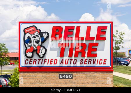 Belle Tire ist ein US-amerikanischer Händler für Reifen, Räder und Kfz-Dienstleistungen mit über 180 Standorten im Mittleren Westen. Stockfoto
