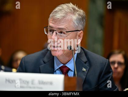 Washington, Vereinigte Staaten Von Amerika. Juni 2025. Washington, Vereinigte Staaten von Amerika. 26. Juni 2025. Der US-Luftwaffenminister Troy Meink sagt während einer Haushaltsanhörung im Senate Appropriations Defense SubCommittee am Capitol Hill aus, 26. Juni 2025 in Washington, DC. Credit: Eric Dietrich/DOD Photo/Alamy Live News Stockfoto