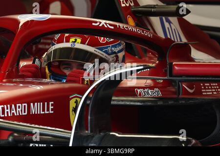 Zeltweg, Österreich - 26. Juni: #38 Dino Beganovic (SWE) Scuderia Ferrari HP (ITA) SF25/Ferrari während des österreichischen F1 Grand Prix 2025 auf der Zeltweg Air Base am 226. Juni 2025 in Zeltweg, Österreich. (Foto: Philippe Nanchino/Eurasia Sport Images/Alamy) Stockfoto