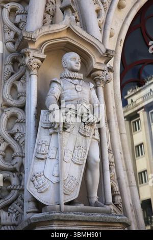 Sebastian, König von Portugal (1554-1578). Statue in der Hauptfassade des Bahnhofs Rossio. 19. Jahrhundert. Lissabon. Portugal. Stockfoto