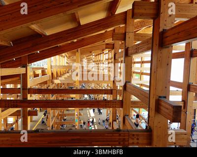 Osaka Kansai Expo 2025 „The Grand Ring“ Timber Grid Interior Perspektive Stockfoto