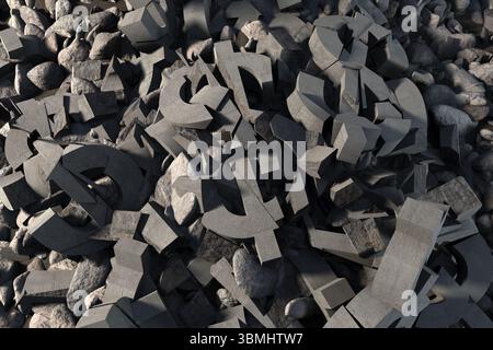 Große Haufen von Betonfragmenten und Steinen werden im 3D-Rendering mit dynamischen Schatten angezeigt Stockfoto