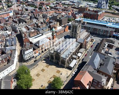 areal Views of Hull Minster ist eine anglikanische Kirche im Zentrum von Hull. Die Kirche hieß Holy Trinity Church. East Riding of Yorkshire, England Stockfoto