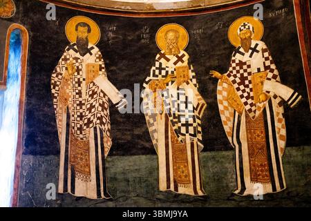 Türkei: Fresko der Kirchenväter in der Parekklesion (Seitenkapelle), Kirche des Heiligen Erlösers in Chora (Kariye-Moschee), ursprünglich eine orthodoxe christliche Kirche in Istanbul. Die Kirche Chora wurde ursprünglich Anfang des 4. Jahrhunderts erbaut und stand außerhalb der Stadtmauern von Konstantinopel. Die wunderschönen Mosaiken und Fresken stammen aus dem frühen 14. Jahrhundert und wurden von dem mächtigen byzantinischen griechischen Staatsmann Theodore Metochites geschaffen. Stockfoto