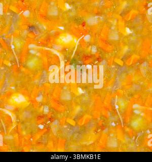 Nahtlose 4K-Fototextur von Gemüsebouillonsuppe mit Huhn. Stockfoto