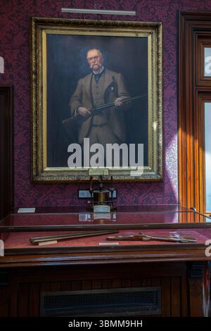 Purdey & Sons wurde 1814 gegründet, um Sportgewehre und -Gewehre sowie luxuriöse Kleidung und Accessoires zu kreieren. Stockfoto