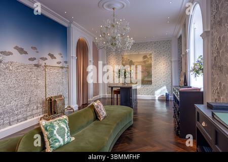 Cole & Son Showroom in London – das berühmte britische Tapetenhaus seit 1875, das für handgefertigte Tapeten bekannt ist Stockfoto