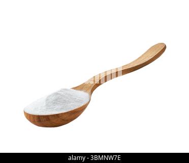 Natriumbicarbonat in einem Holzlöffel isoliert auf weißem Hintergrund. Stockfoto