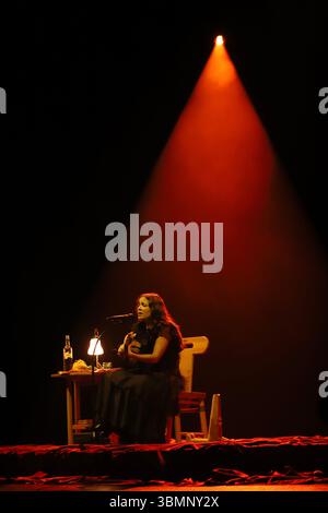 26. Juni 2025, Montreal, Ciudad de Mexico, Kanada: Die mexikanische Sängerin Natalia Lafourcade tritt während des 45. Montreal International Jazz Festivals auf. Am 26. Juni 2025 in Montreal, Kanada. (Credit Image: © Horacio Zamora Rios/eyepix via ZUMA Press Wire) NUR REDAKTIONELLE VERWENDUNG! Nicht für kommerzielle ZWECKE! Stockfoto