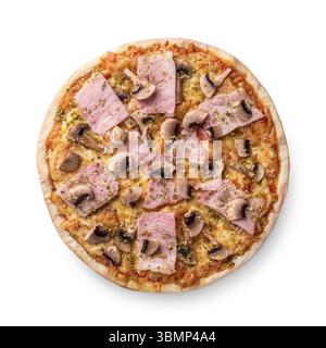 Frische Pizza mit Pilzen, Schinken, Käse auf weißem Hintergrund. Kopierbereich. Hausgemacht mit Liebe. Schnelle Lieferung. Rezept und Menü. Draufsicht Stockfoto