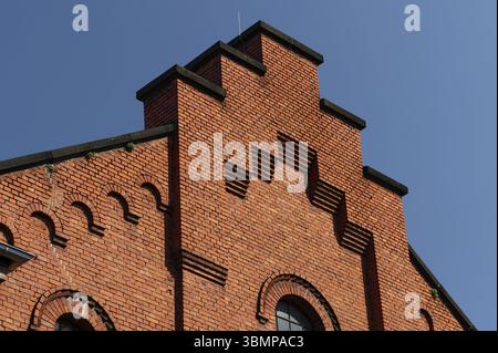 Restaurierte Backsteinfassade eines Industriegebäudes aus dem Ende des 19. Jahrhunderts in köln ehrenfeld Stockfoto