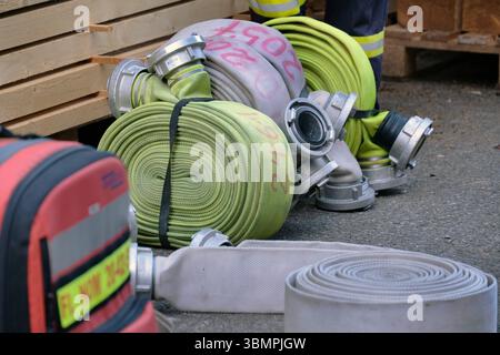Feuerwehr-Blaulicht Feuerwehr in verschiedenen Bildern und Aktionen in Deutschland Feuerwehr-Blaulicht Feuerwehr in Deutschland Stockfoto