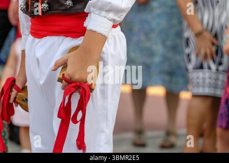 Musikalische Kastanien klingen, traditionelle Landtanzbälle, typisch ibizanischer Tanz, Portinax, Ibiza, Balearen, Spanien, Europa Stockfoto